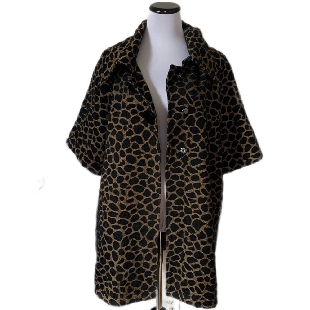 Luii SZ M Leopard Print Half Sleeve High Collar Snap Down Coat